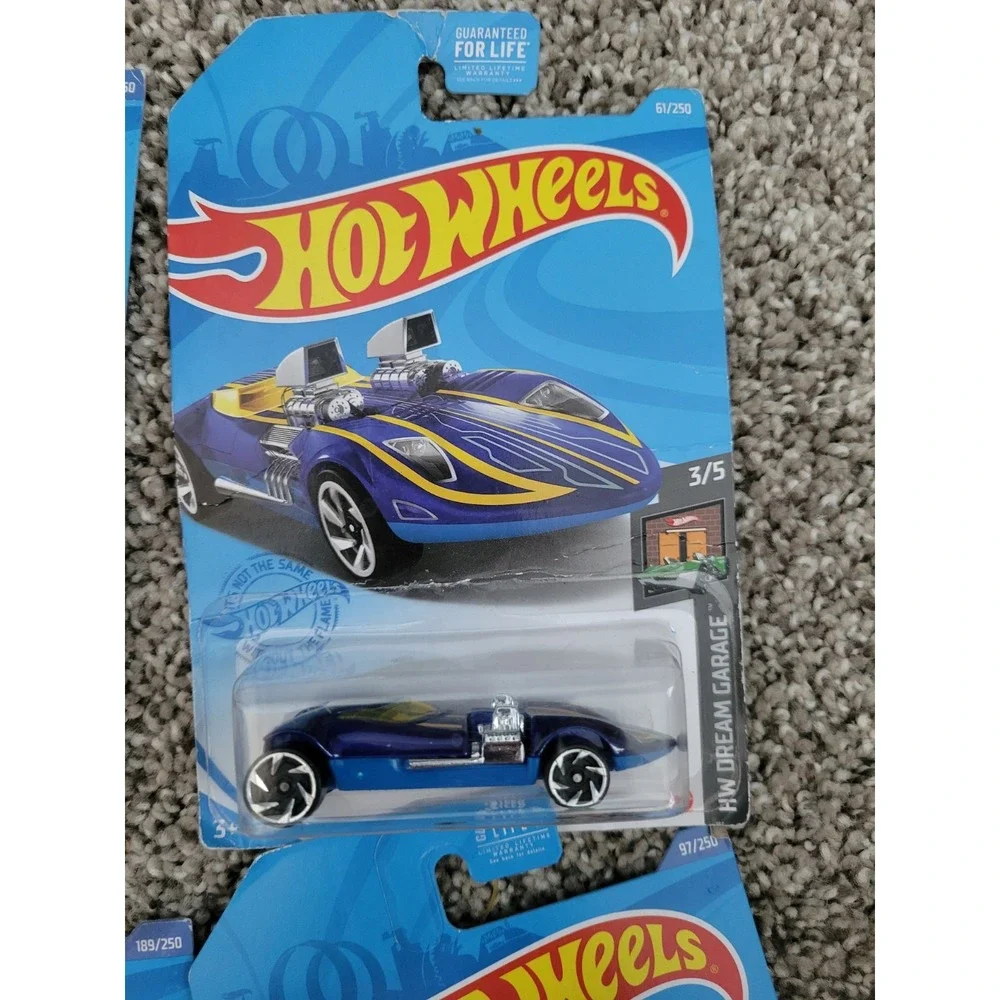 Set of 6 Hot Wheels Assorted Vehicles, Hot Wheels 6-Car Lot Mix
